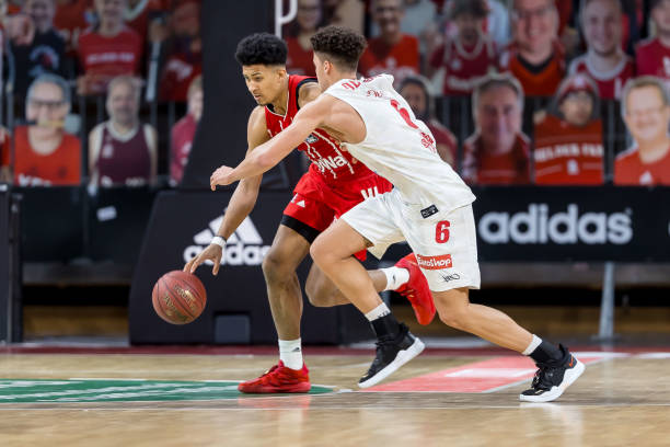 他依然是当 他依然是当